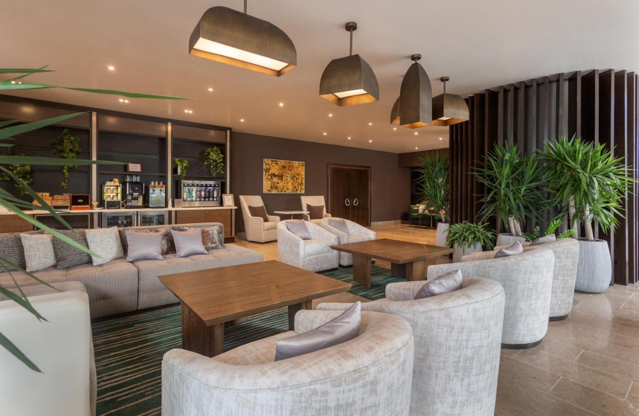 Готель Jw Marriott Panama Екстер'єр фото The lounge at the airport