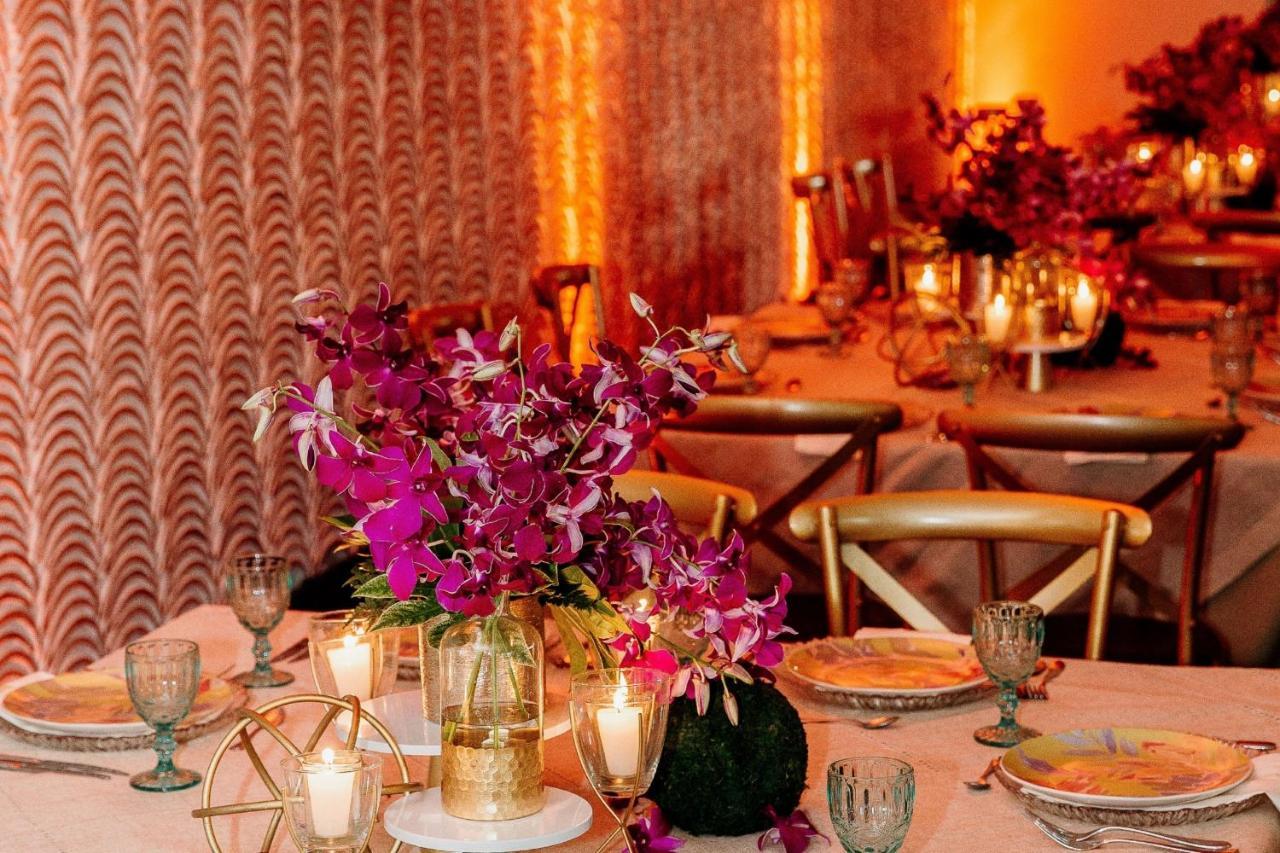 Готель Jw Marriott Panama Екстер'єр фото A table set for a formal dinner