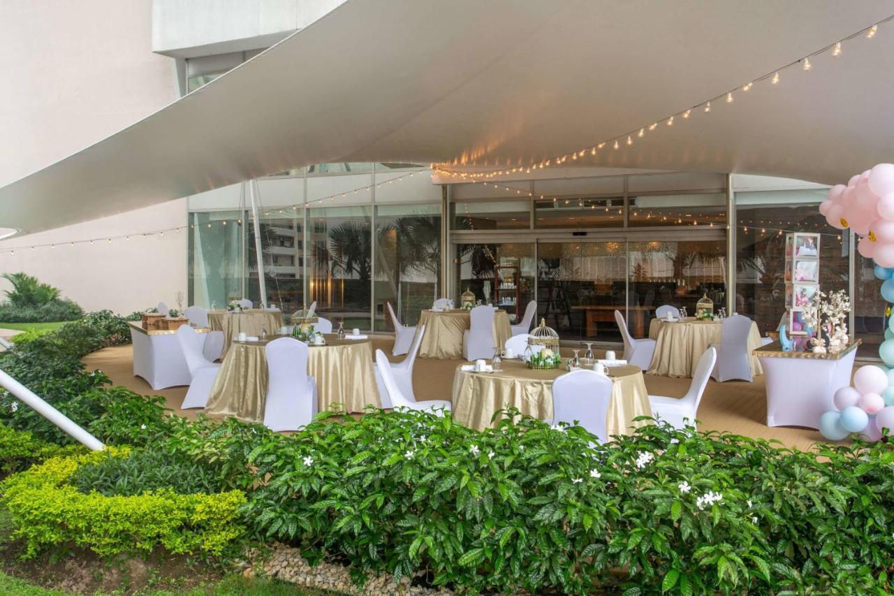 Готель Jw Marriott Panama Екстер'єр фото The outdoor terrace of the restaurant