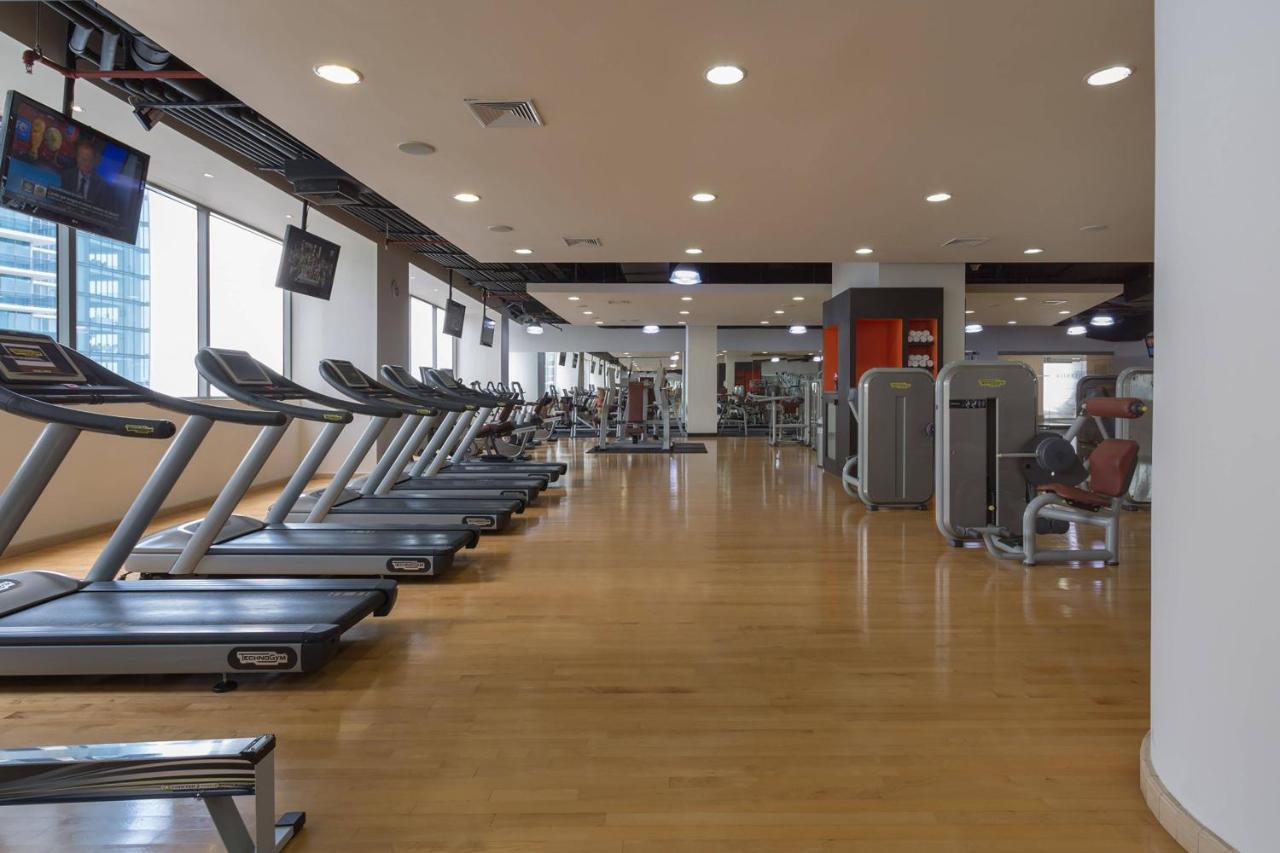 Готель Jw Marriott Panama Екстер'єр фото The gym at the hotel