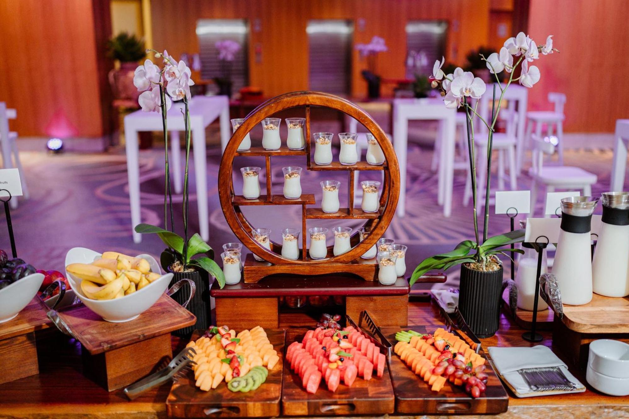 Готель Jw Marriott Panama Екстер'єр фото A dessert buffet