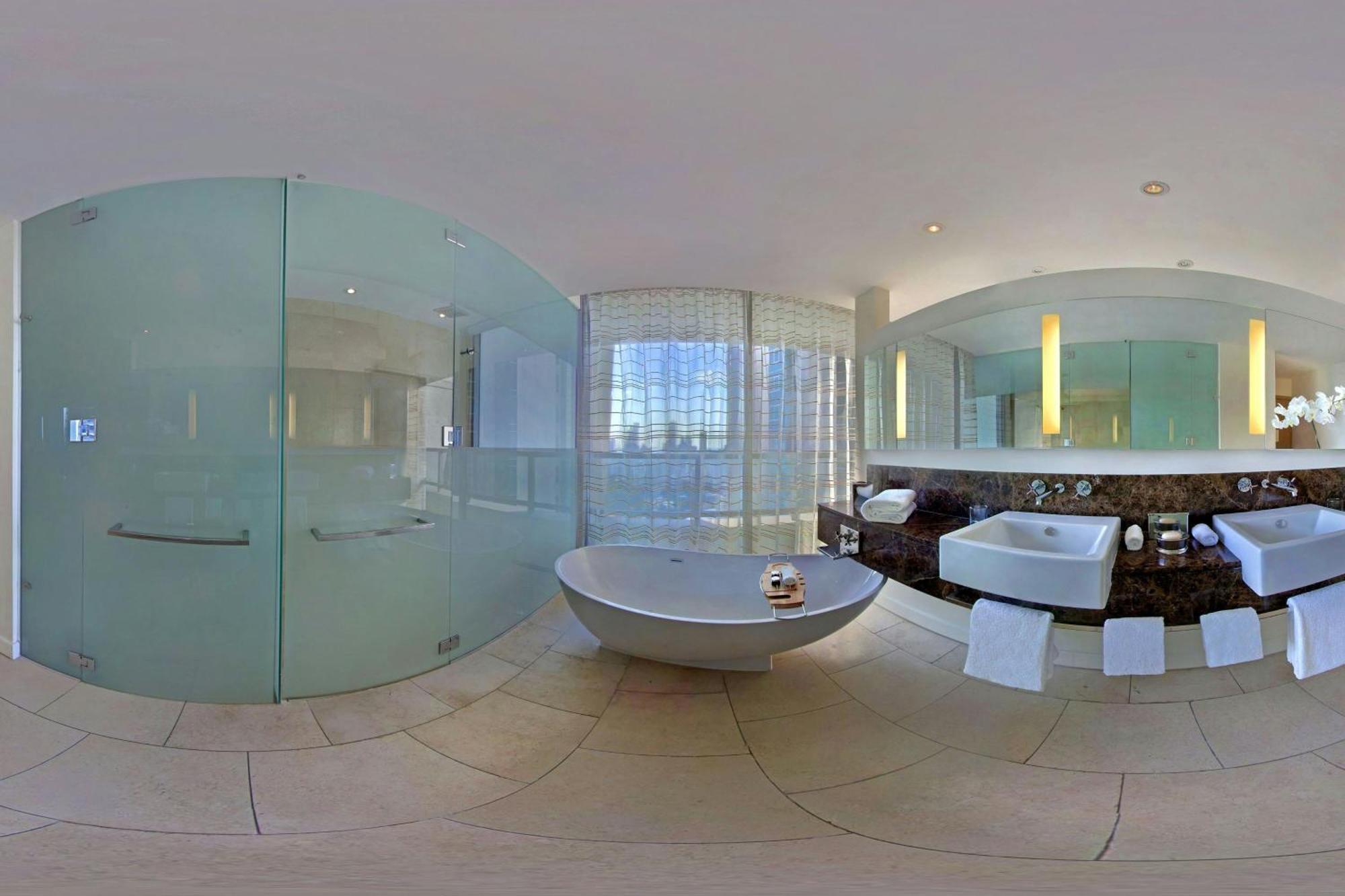 Готель Jw Marriott Panama Екстер'єр фото A bathroom in a hotel